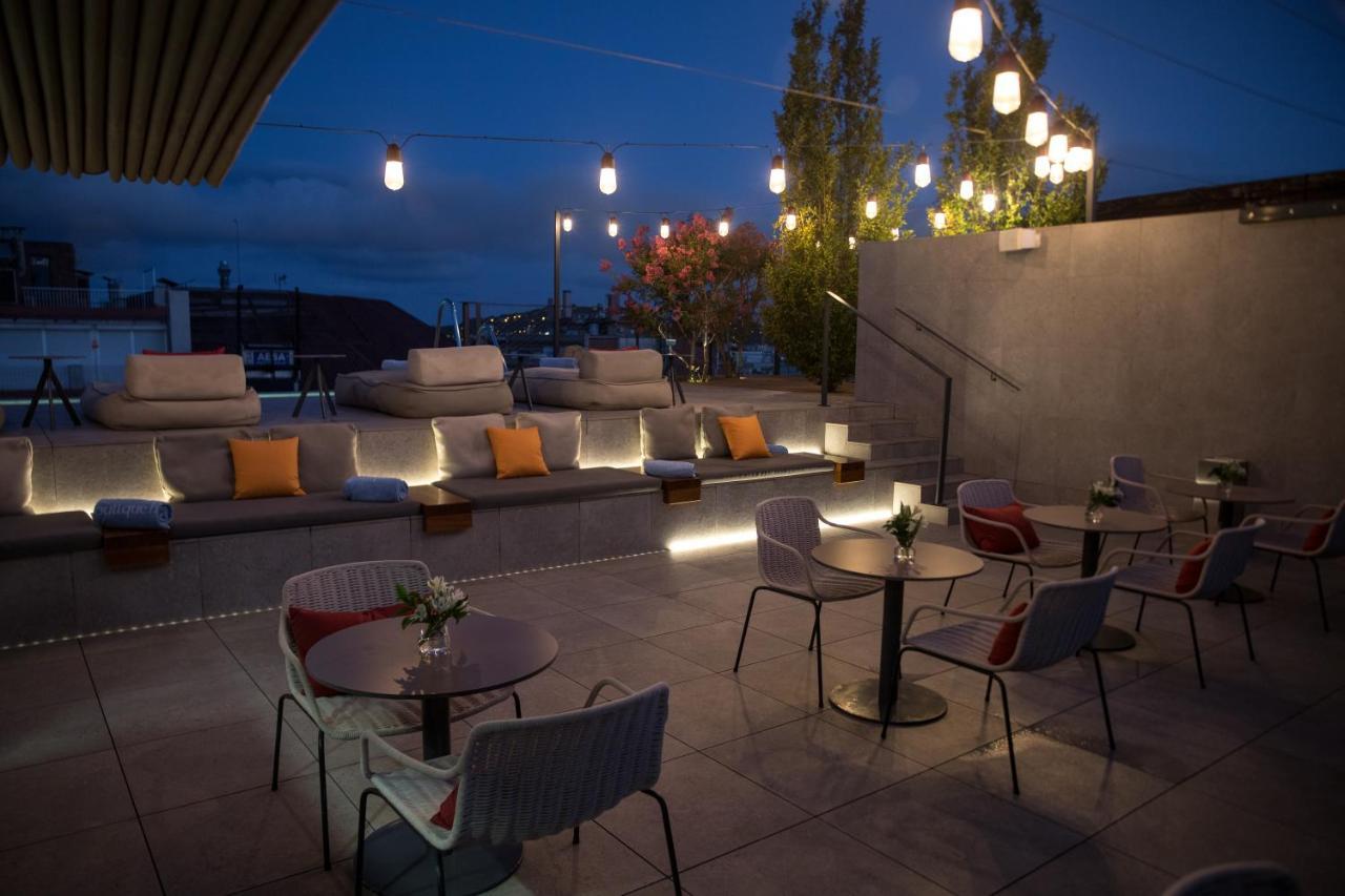 Ohla Eixample Hotel Барселона Екстериор снимка The rooftop bar