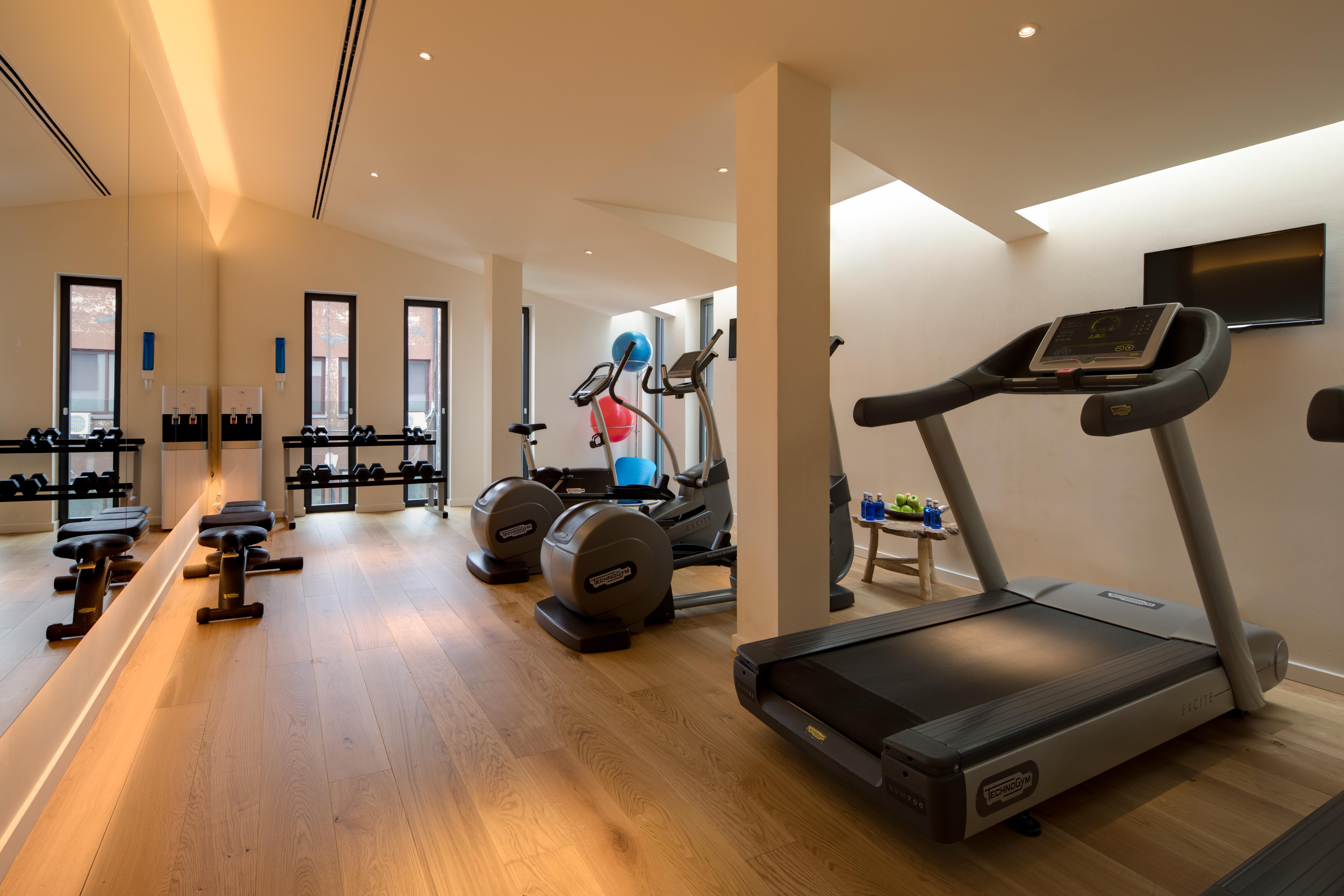 Ohla Eixample Hotel Барселона Екстериор снимка The gym at The Ivy Spa