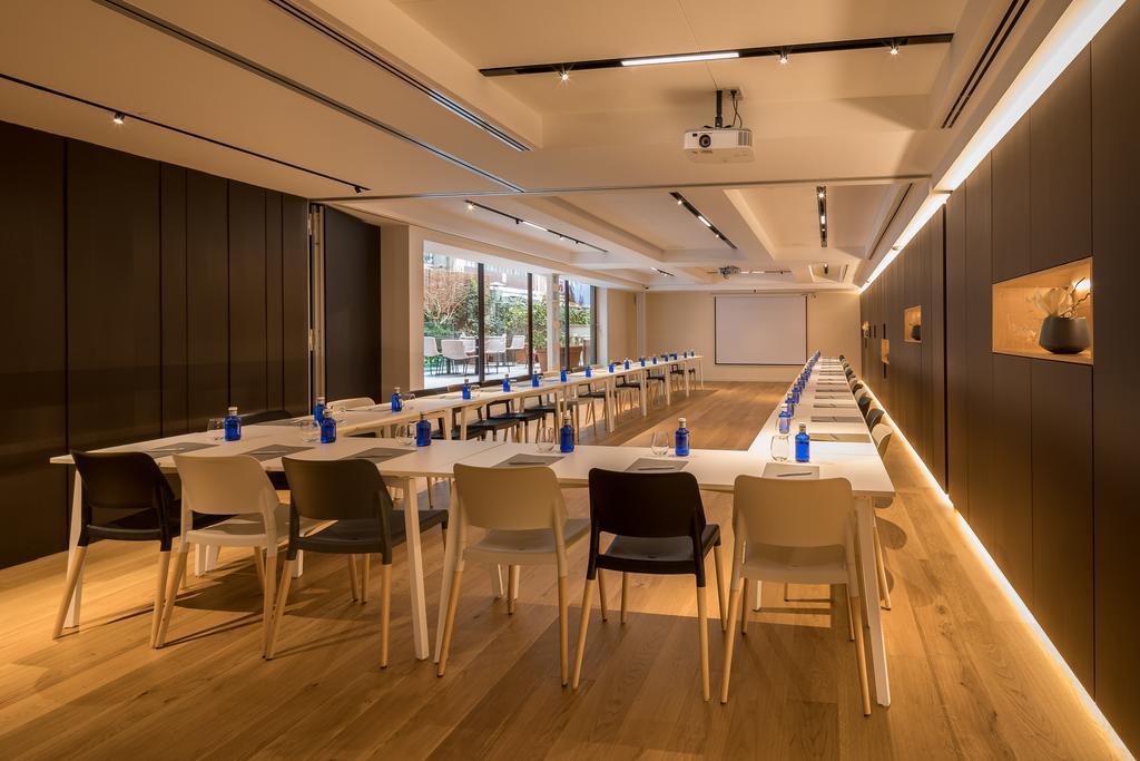Ohla Eixample Hotel Барселона Екстериор снимка Meeting room at the Westin